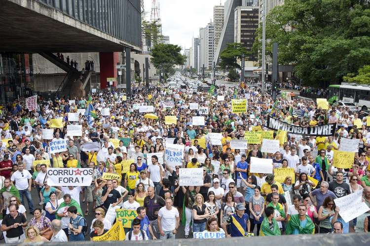 manifestantes_paulista.jpg